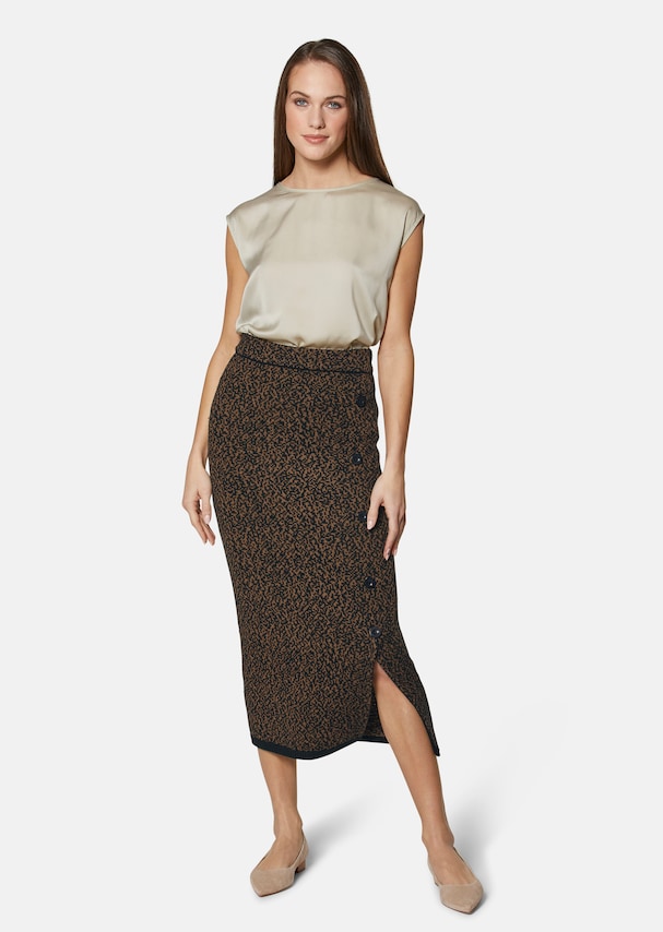 Knitted skirt in two-tone effect with decorative button placket 1