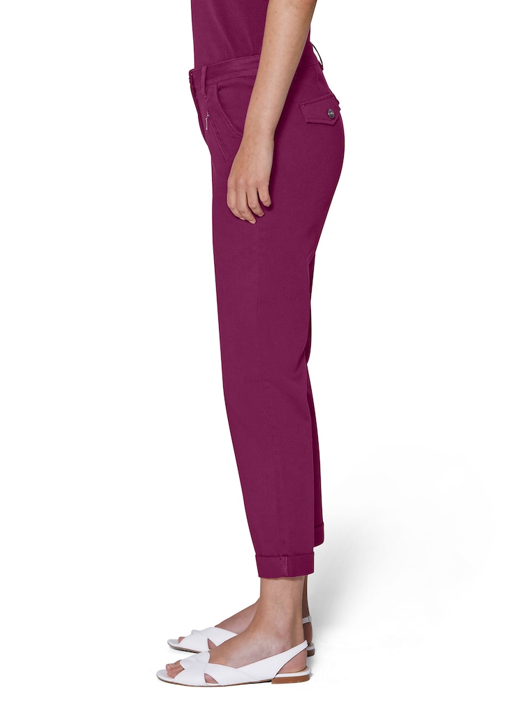 Cropped trousers in a casual chino style 3
