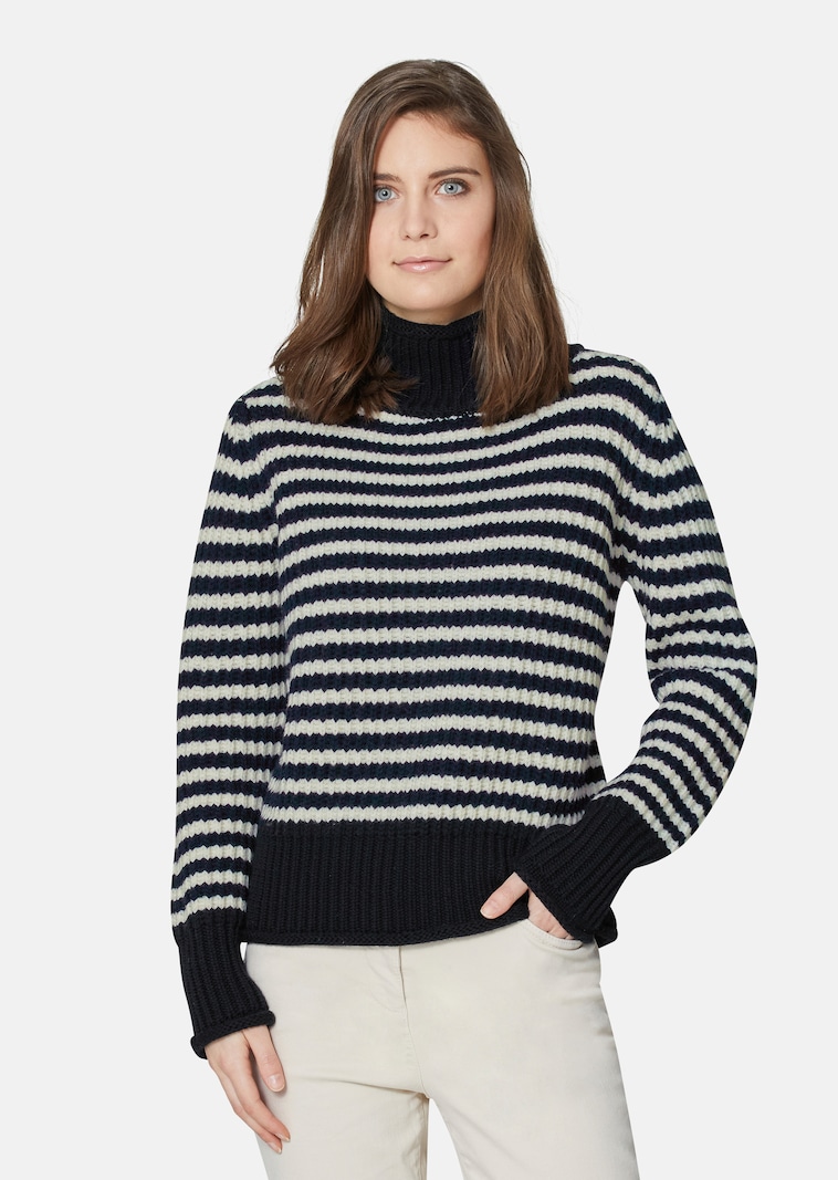 Softer Schurwoll-Pullover mit stylischen Streifen