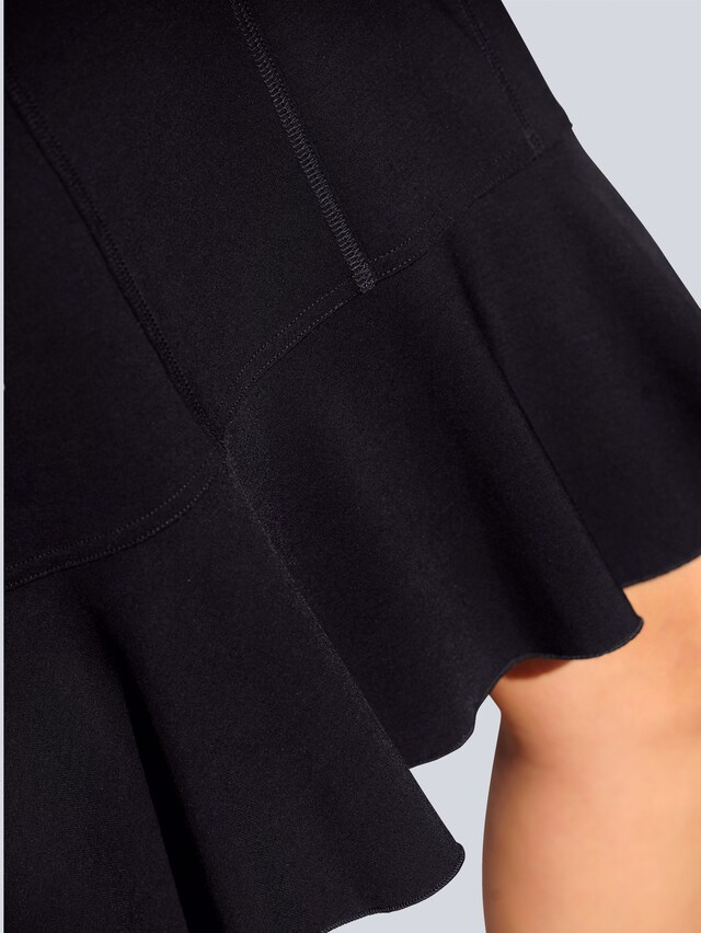 Jerseykleid mit kontrastfarbigen Paspelierungen 1