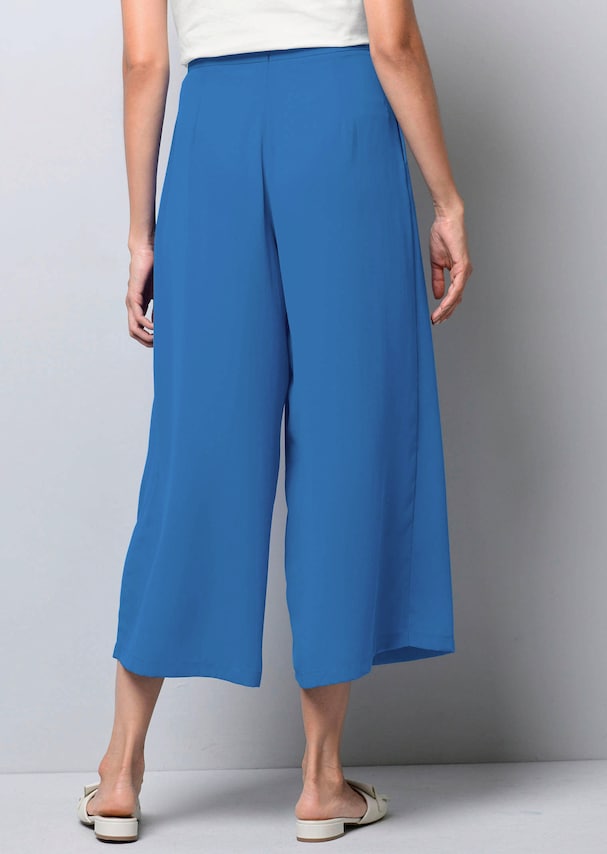 Hose mit Pliseefalten 2