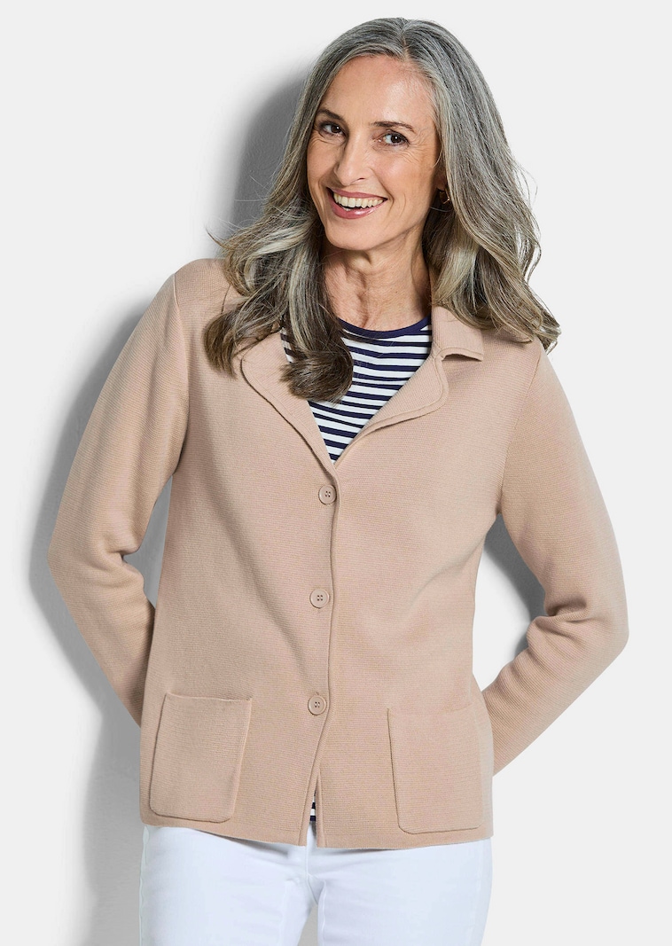 Neulebleiseri päällitaskuilla