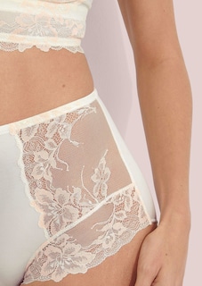 Pitsisomisteiset alushousut thumbnail 3