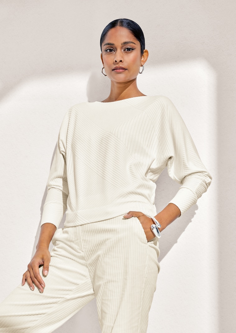 Struktur-Shirt mit langen Fledermaus-Ärmeln