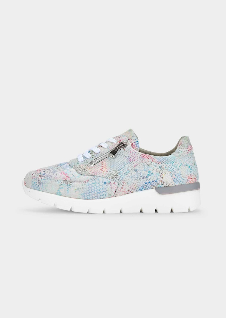 Sneakers avec imprimé pelliculé féminin.