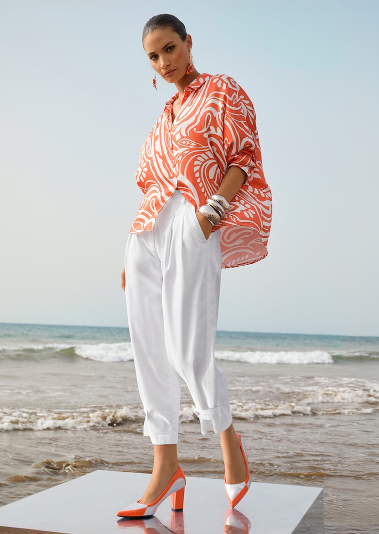 Bluse mit grafischem Print und Kimono-Schnitt