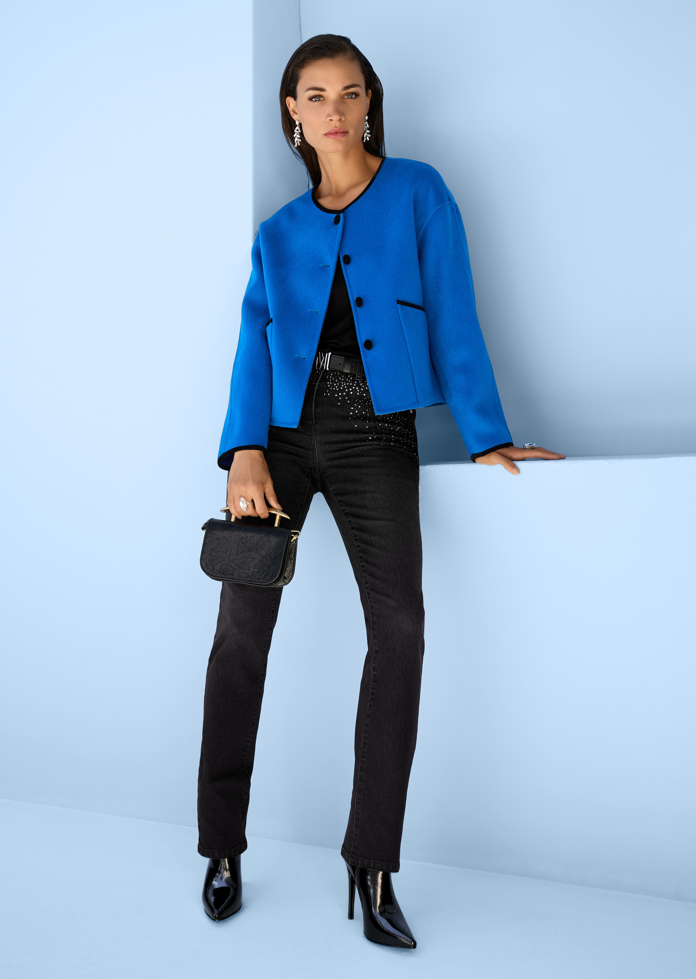 Straight-Cut-Jeans mit Waschung und Glanz-Effekte