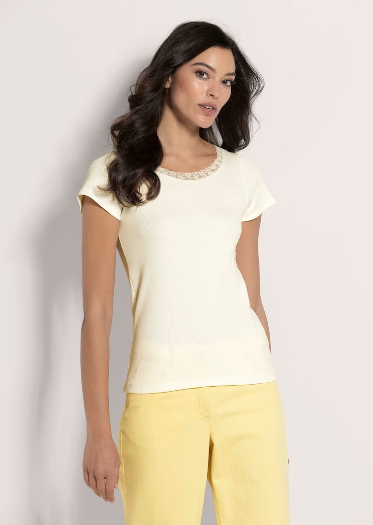 Halbarm-Shirt mit Spitze