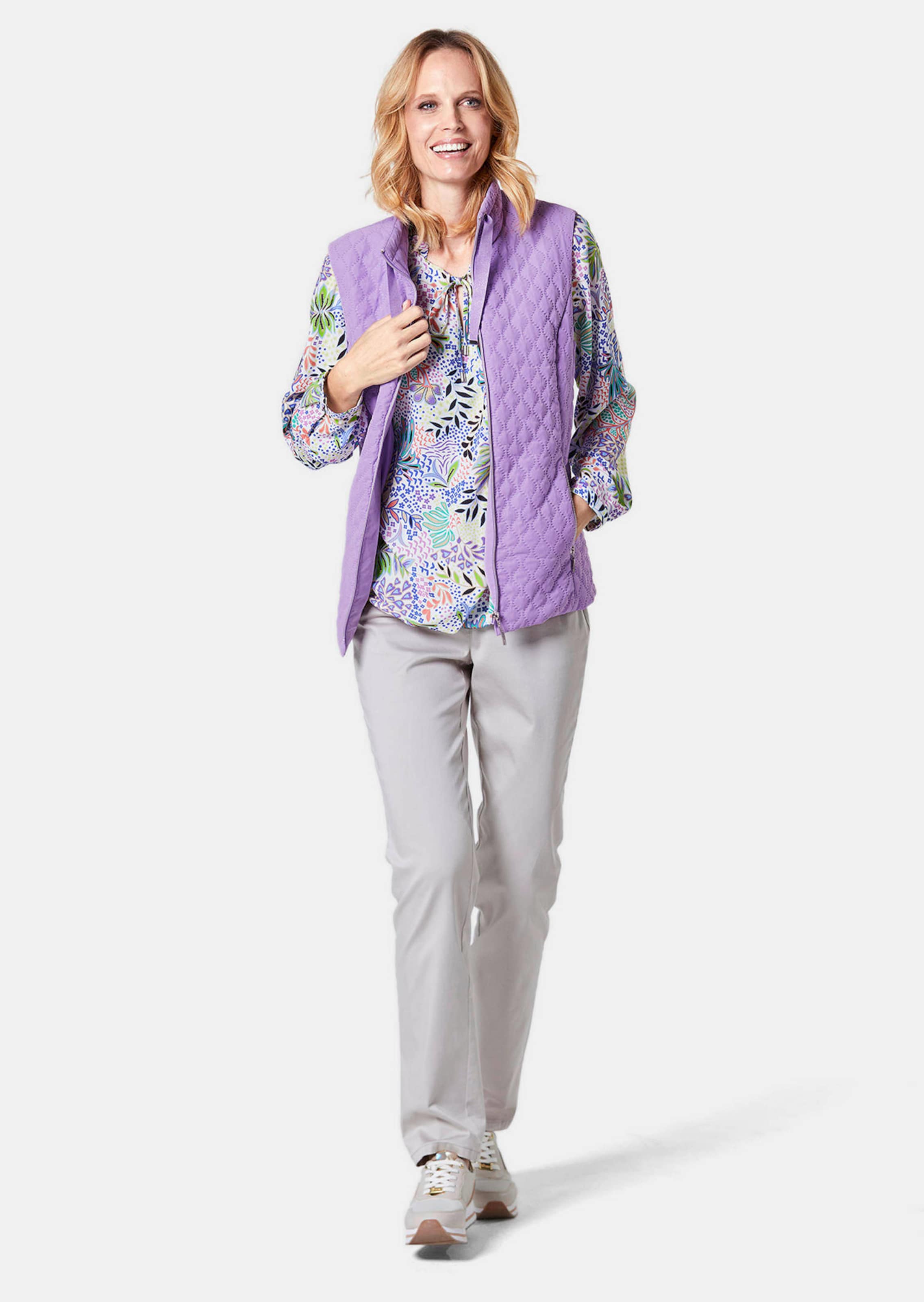 Veste matelassée légère avec col droit - mauve - Gr. 52 de Goldner Fashion