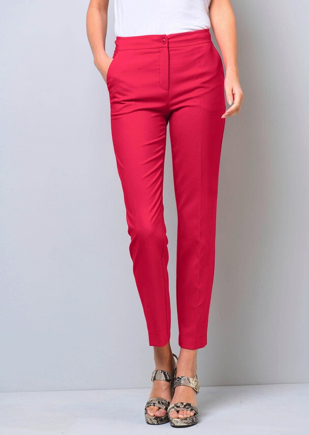 Hose mit Bügelfalte