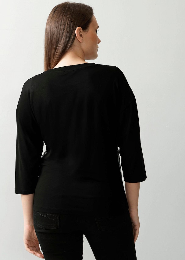 Shirt mit platziertem Druck 2