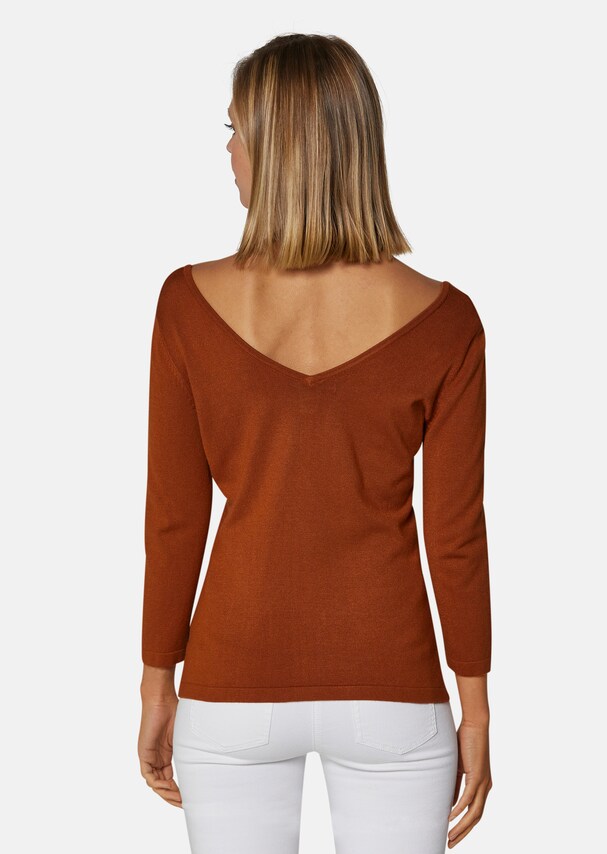 Knitted jumper with low-cut back 2