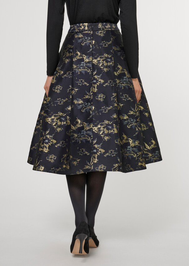 Jacquard skirt with glossy accents 2