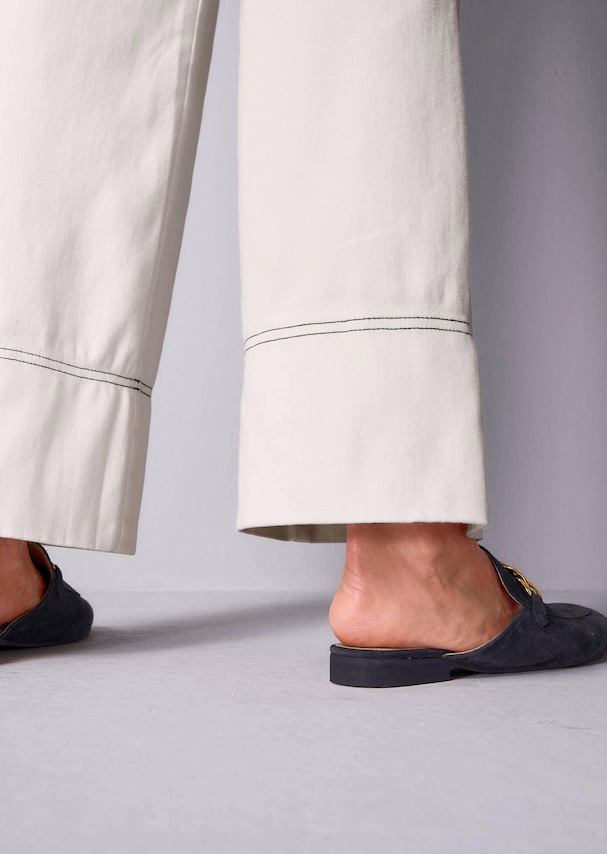 Jeans mit Kontrastnähten 6