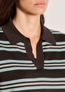 Gestreifter Feinstrick-Pullover mit Polokragen thumbnail 5