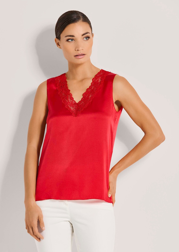 Lingerie-Top mit V-Ausschnitt und edler Spitze