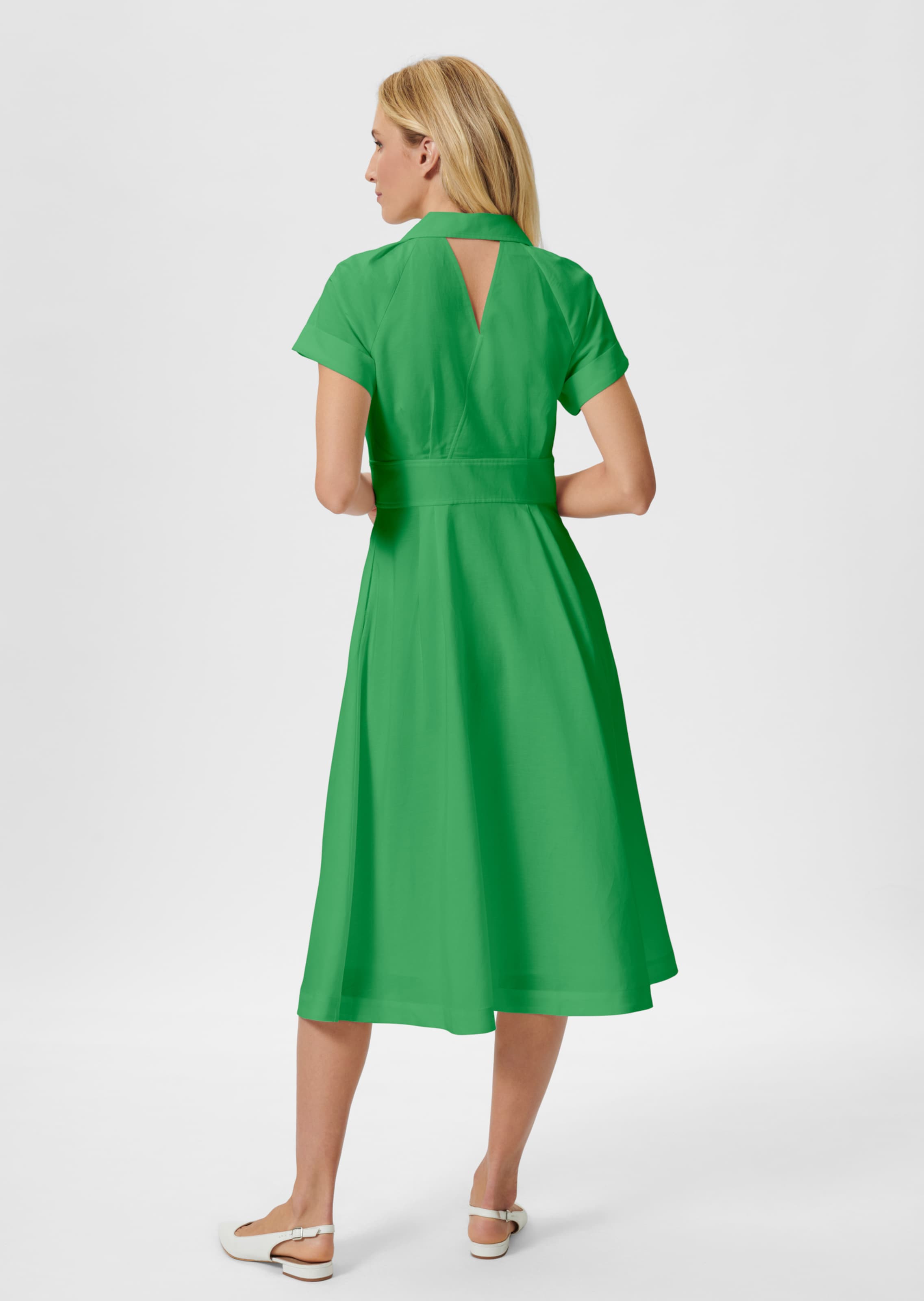 Dress in jungle green | MADELEINE Fashion