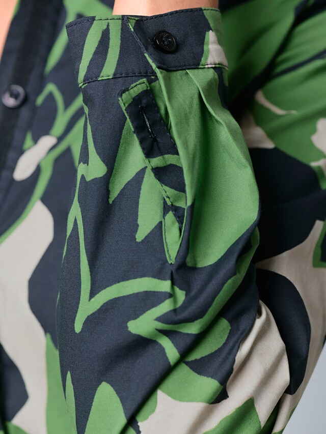 Kleid in sommerlichem Blumendessin 3