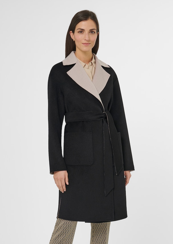 Double-faced coat without fastening with tie belt