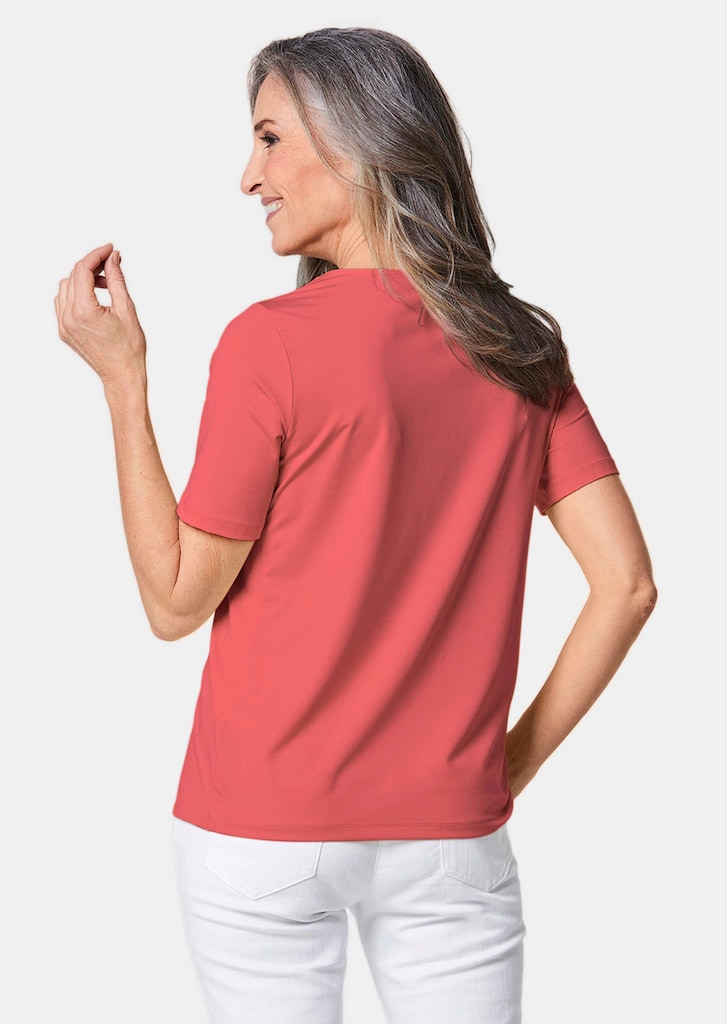 Gepflegtes Shirt in formstabiler Ware