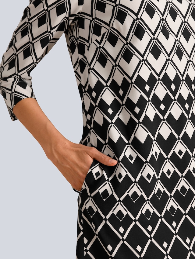 Kleid mit grafischem Druck