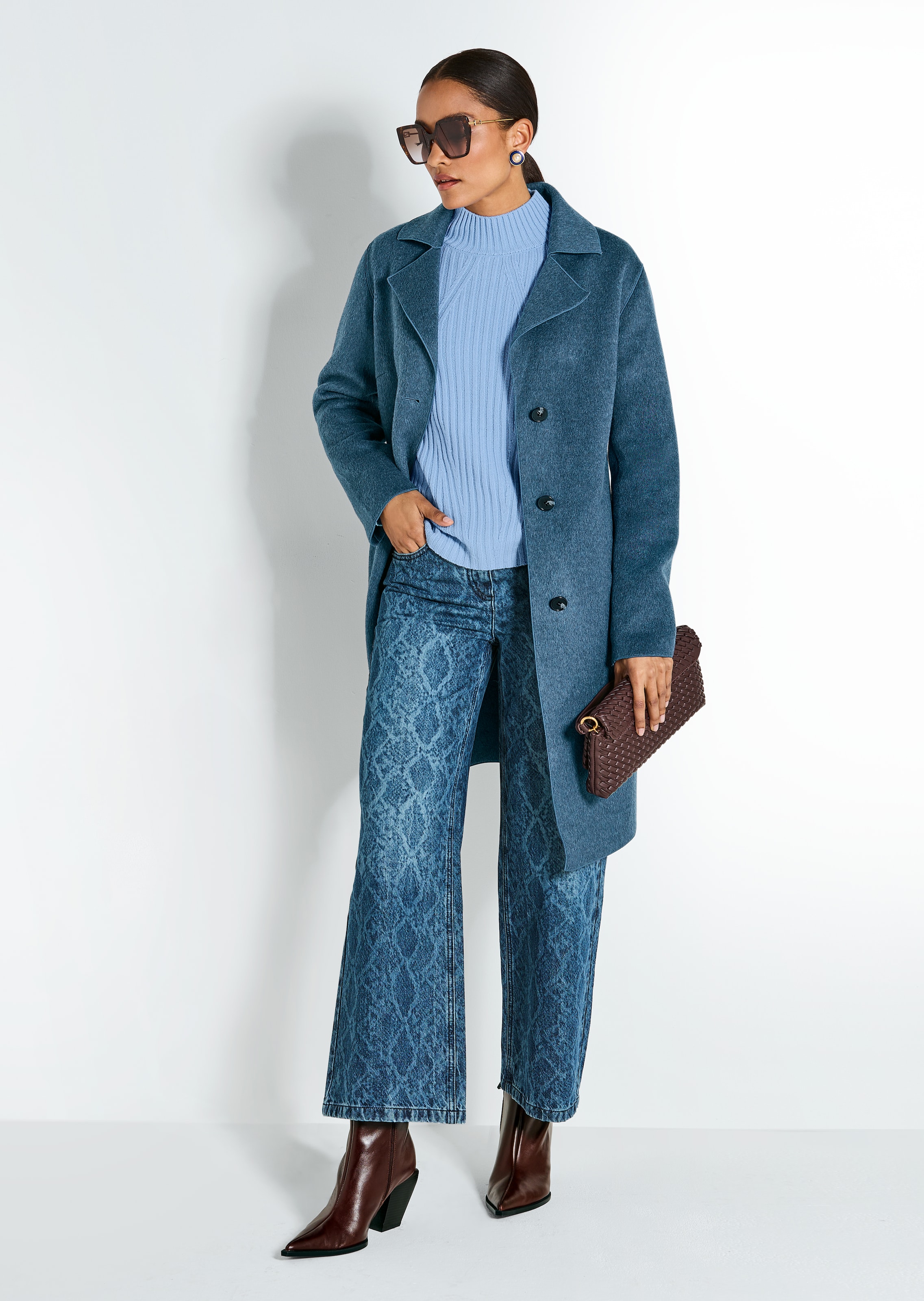 Weite Jeans mit Allover-Print