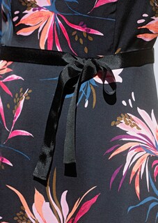Kleid mit Bindegürtel thumbnail 4