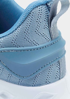 Sneaker thumbnail 3