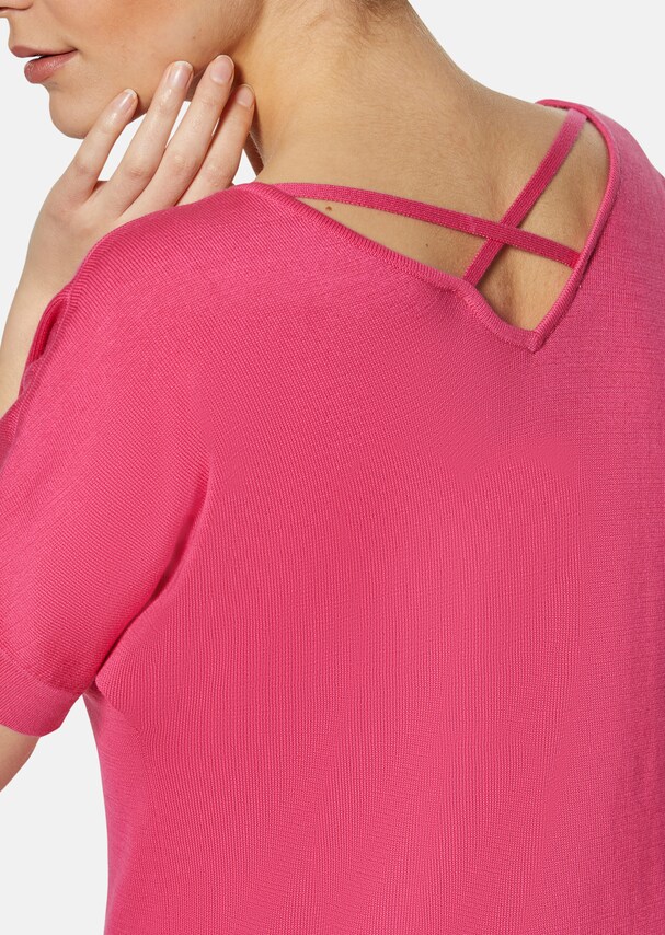 Short-sleeved jumper with V-neck 4