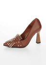 Pumps mit Nietenverzierung thumbnail 1