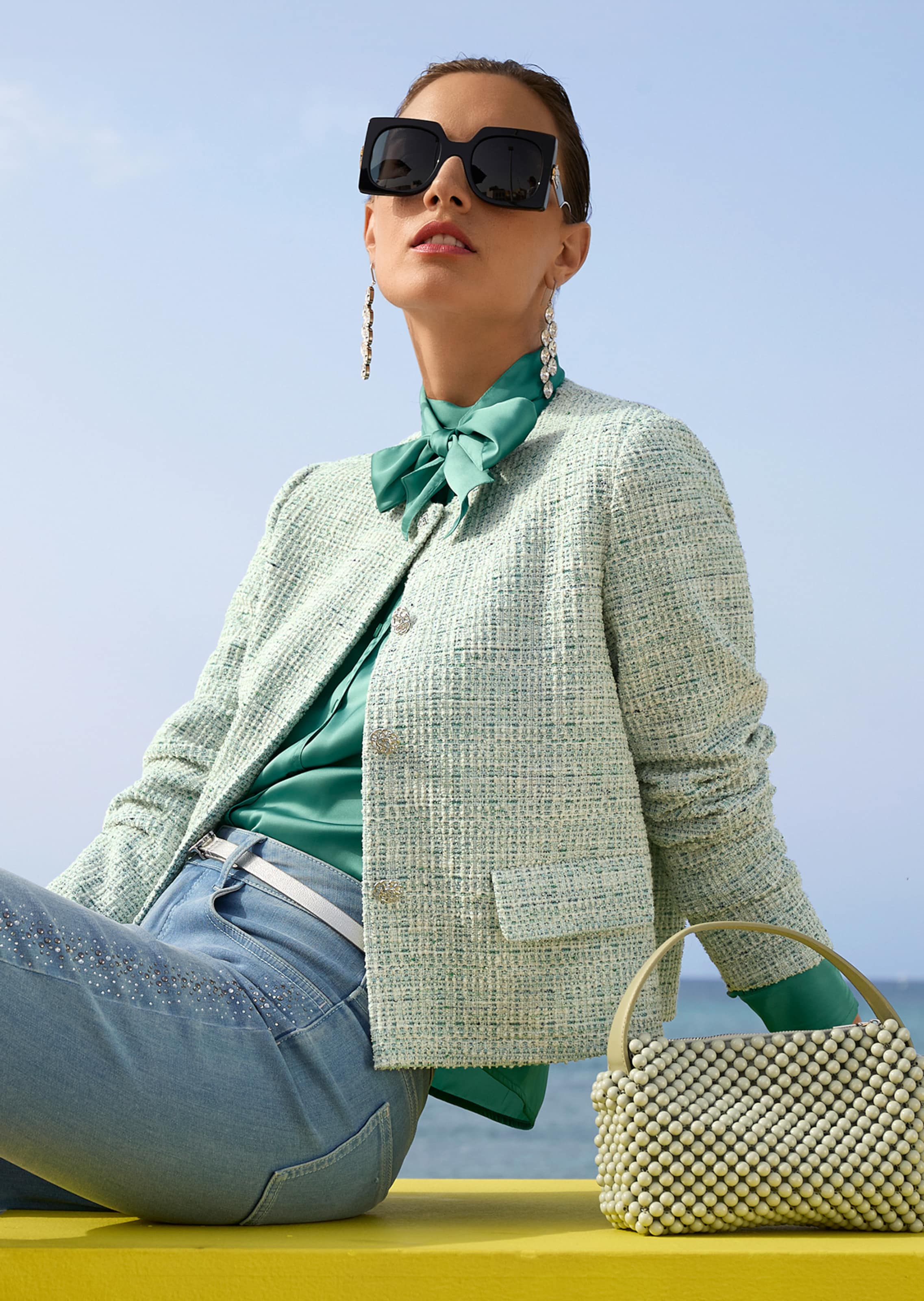 Kurzblazer mit Glanz-Effekten