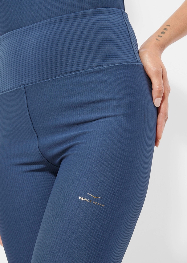 Leggings aus nachhaltigen LENZING™ ECOVERO™ Viskosefasern 4