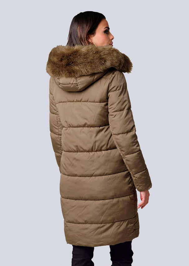 Mantel allover in sportiver Steppung 1