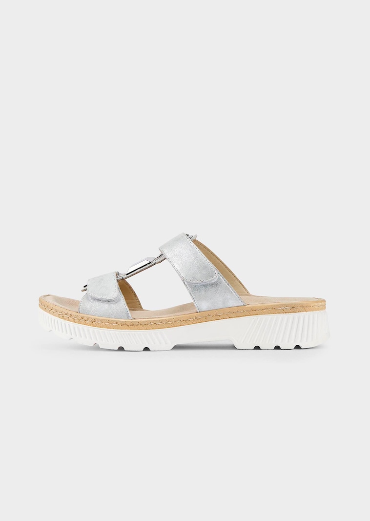 Mules féminines avec bride à fermeture velcro