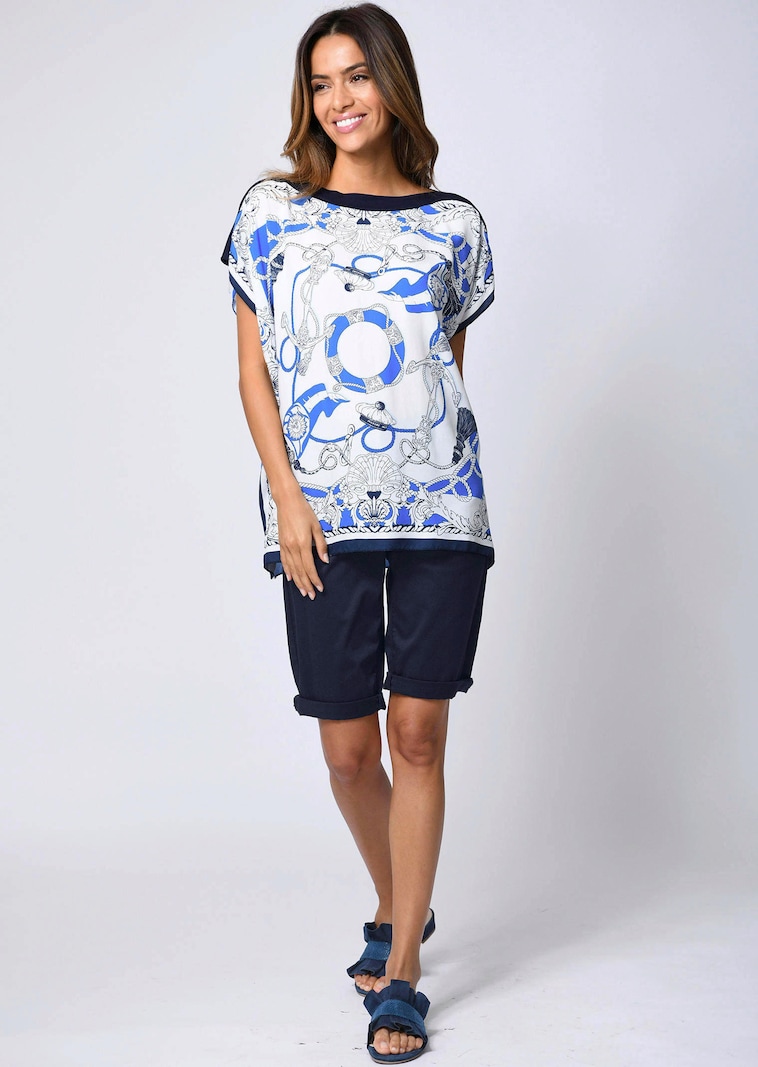 Strandshirt im maritimen Dessin