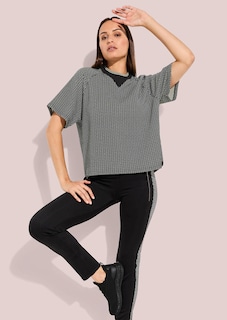 T-Shirt mit Stehkragen thumbnail 1