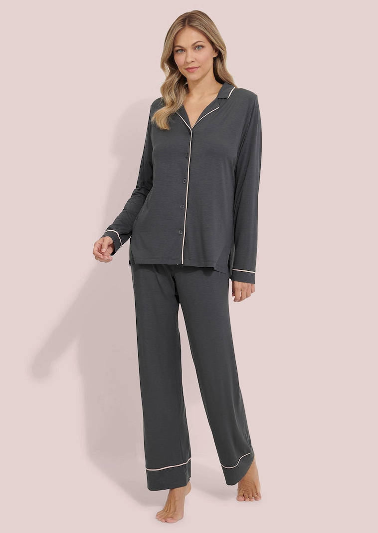 Zijdeachtig glanzende pyjama van modal