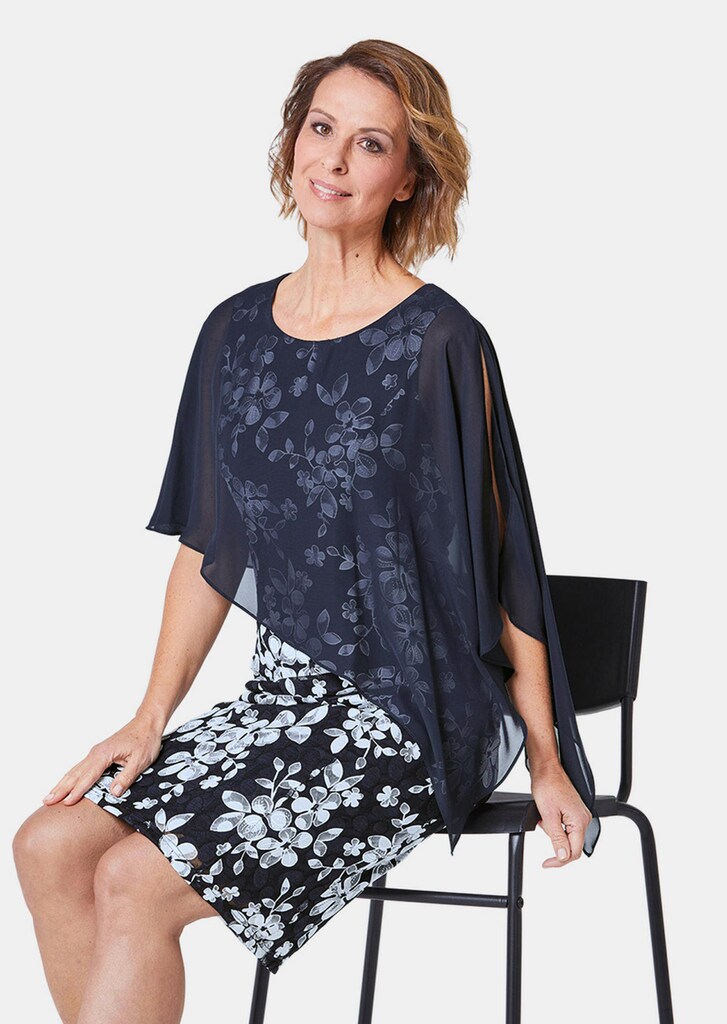 Kleid aus eleganter Spitze mit Chiffonüberwurf