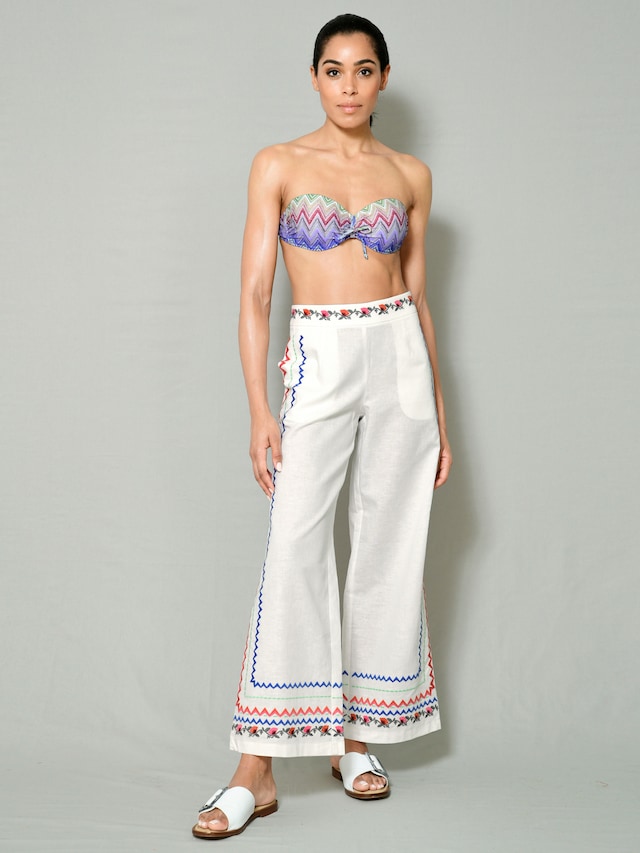 Strandhose mit bunter Stickerei