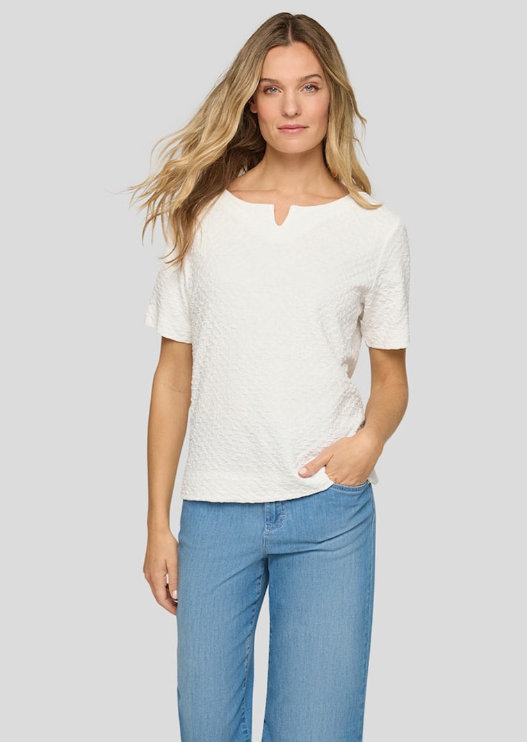 Shirt mit spannender 3D-Struktur