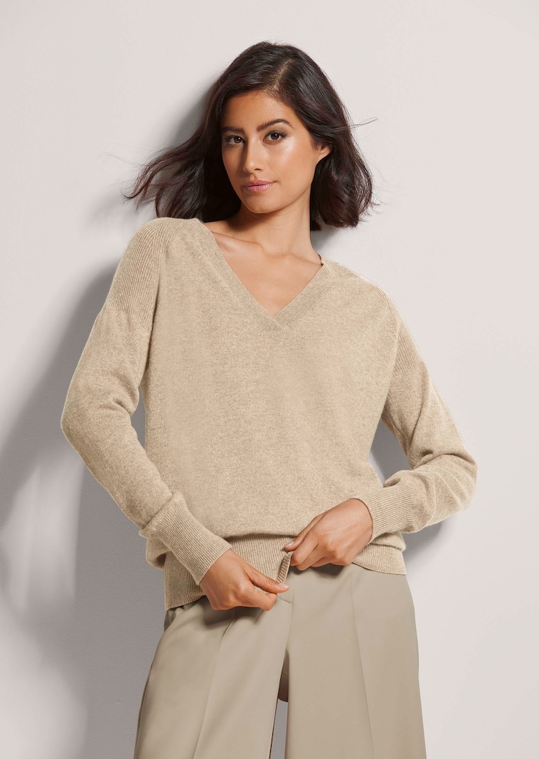 Kaschmirpullover mit V-Ausschnitt