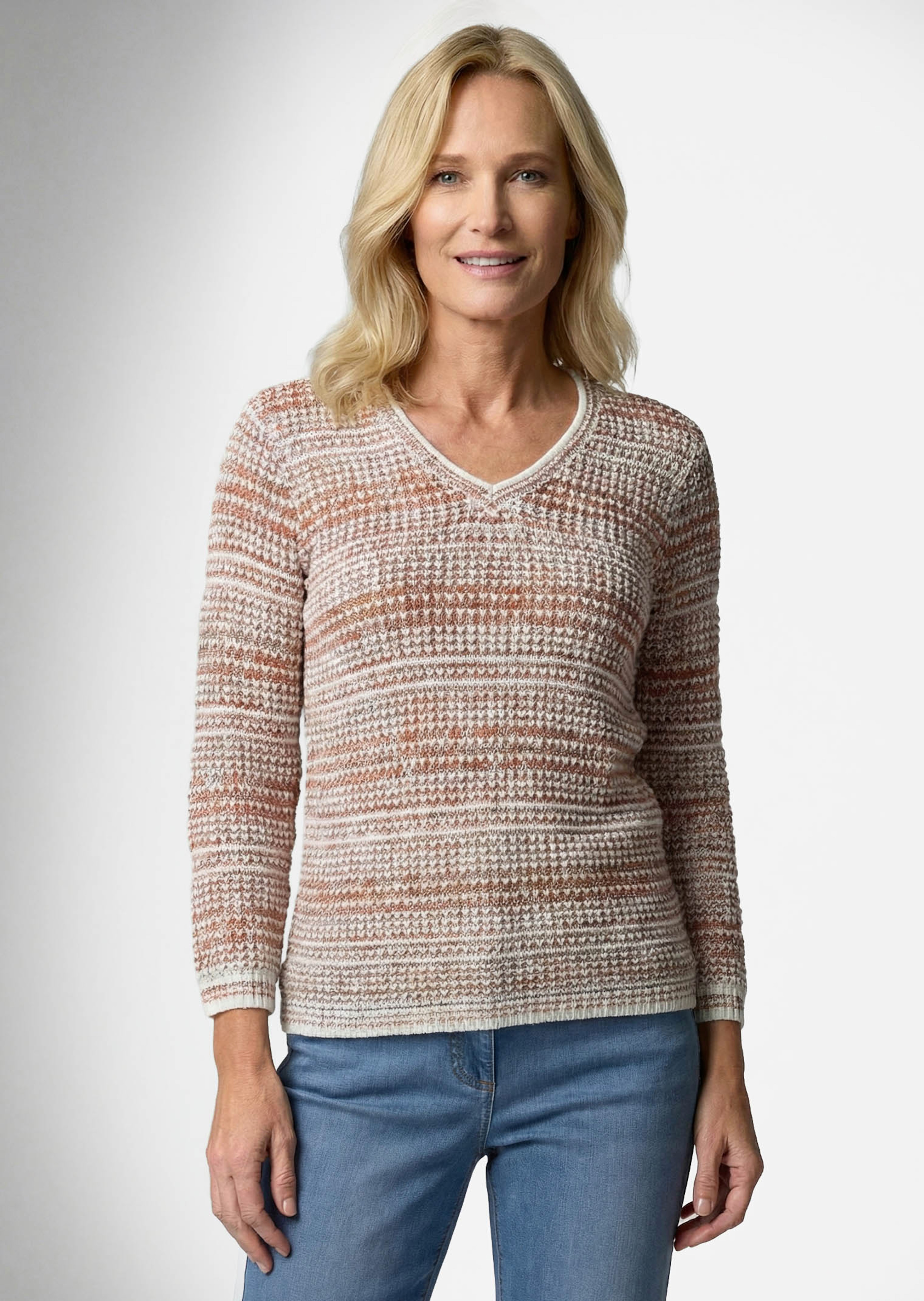 Pull en maille structurée, avec encolure en V