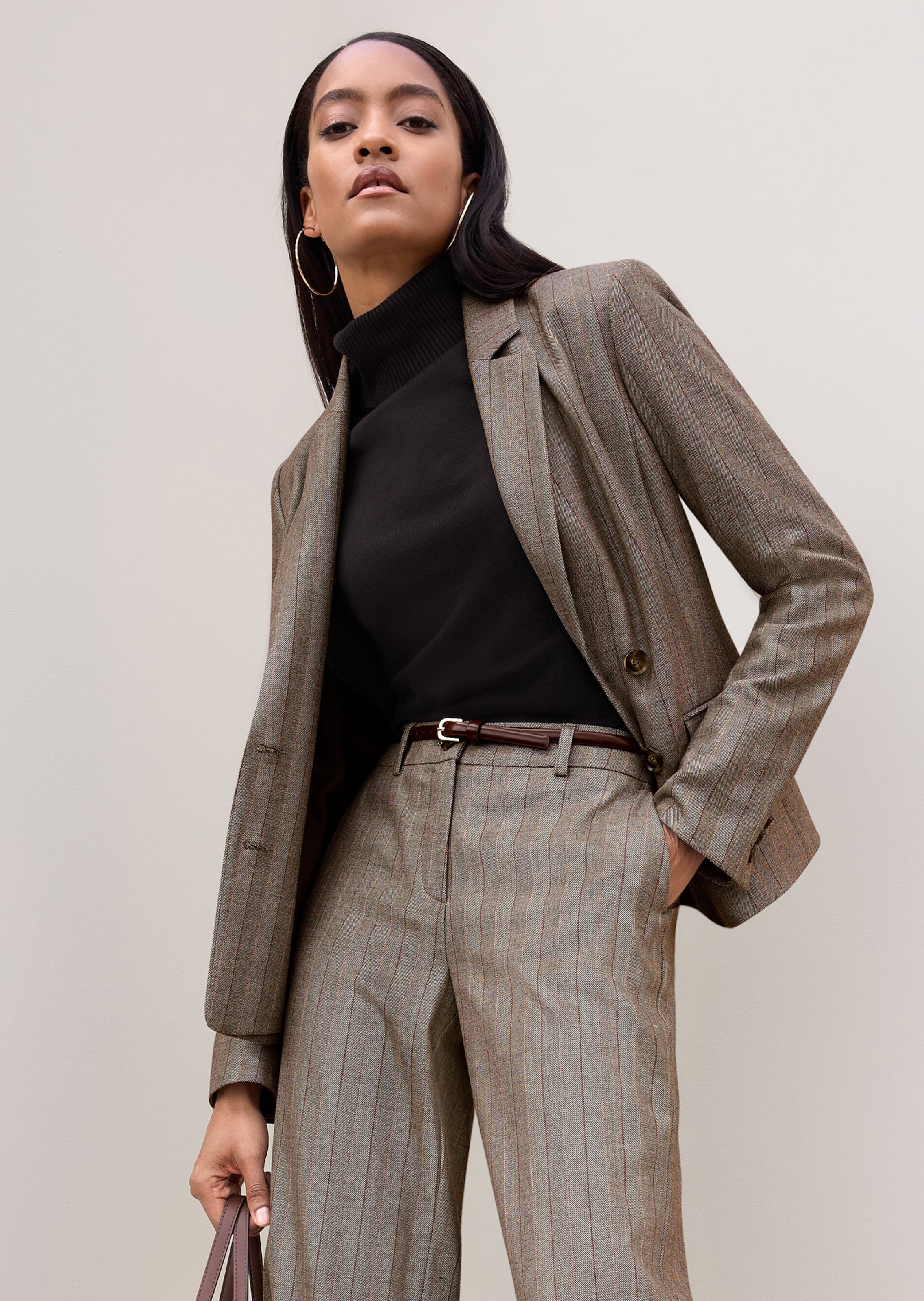 Zweireihiger Blazer mit dezenten Streifen