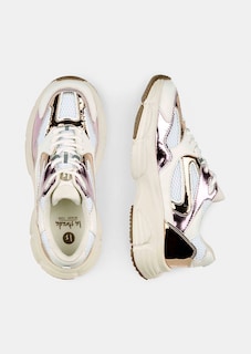 Sneakers thumbnail 2