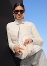 Leichte Steppjacke mit bestickter Blende thumbnail 7
