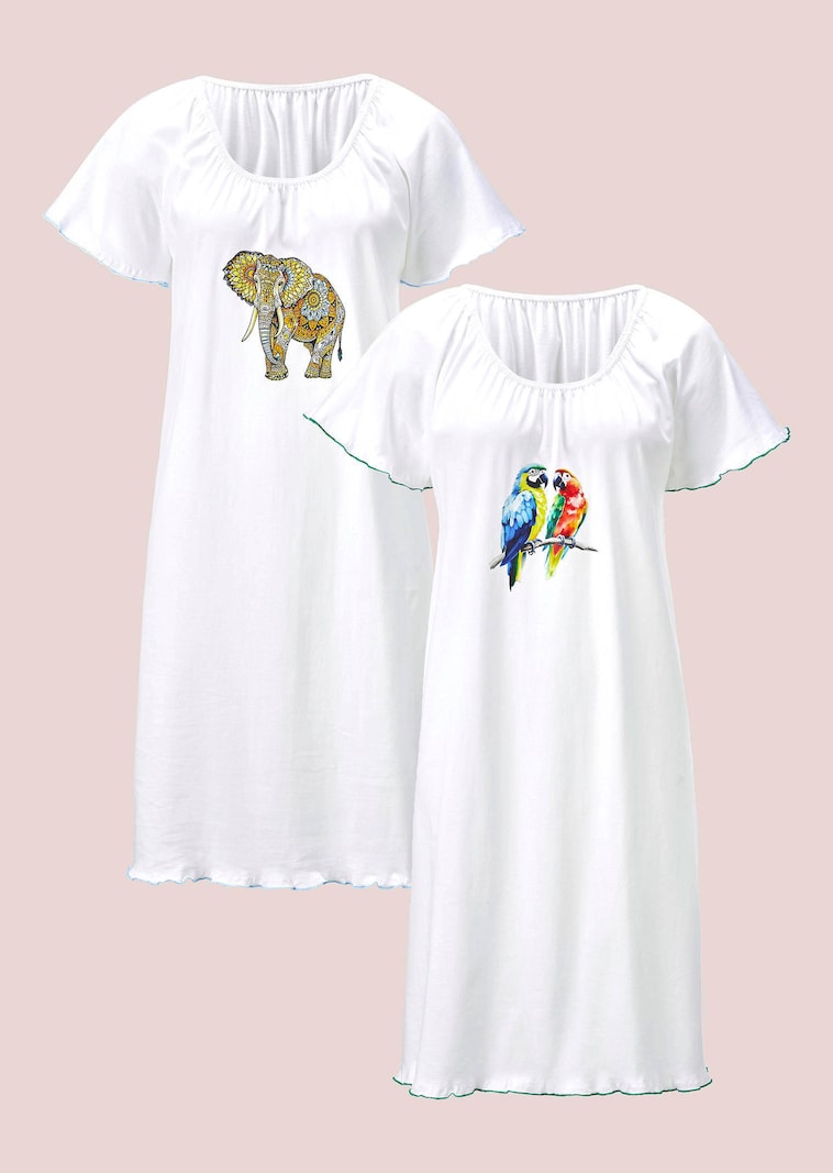 Twee nachthemden met een fantasierijke print