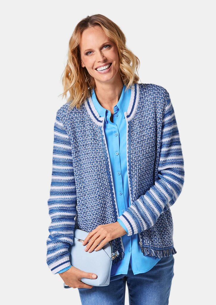 Strickjacke mit aufwändiger Strickstruktur