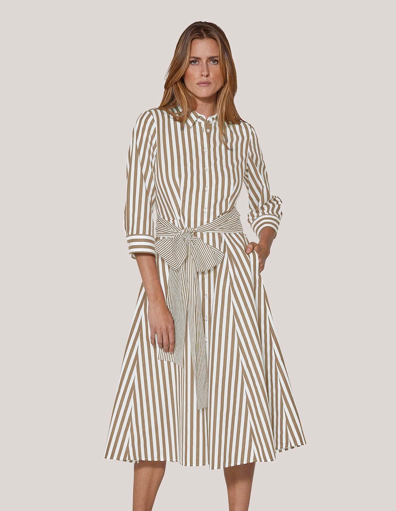 Gestreiftes Hemdblusenkleid mit Bindeschärpe