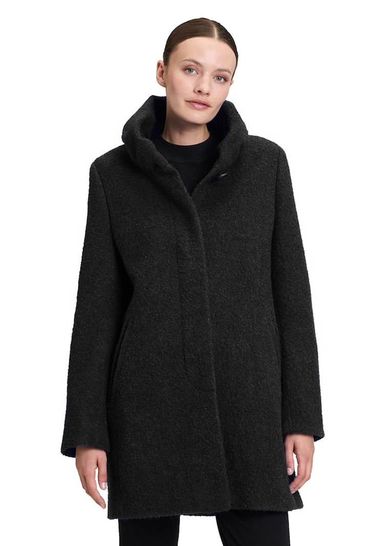 Flauschiger Mantel mit Bubikragen