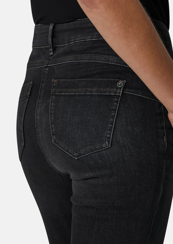 Verkürzte Slim-Fit-Jeans mit nachhaltiger Baumwolle und Waschung 4